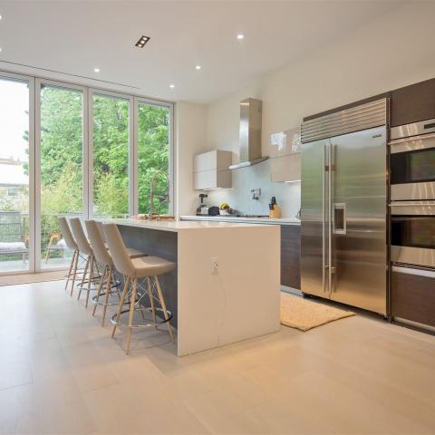 townhouse, contemporary, modern, light, white, glass, bathroom, kitchen, 