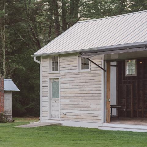 farmhouse, modern, contemporary, rural, glass, barn, water, 