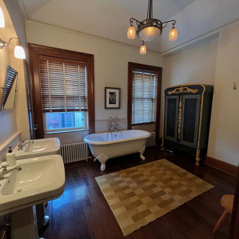 brownstone, townhouse, kitchen, garden, bathroom, staircase, 