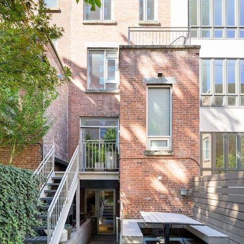 brownstone, townhouse, kitchen, light, airy, modern, bathroom, terrace, 