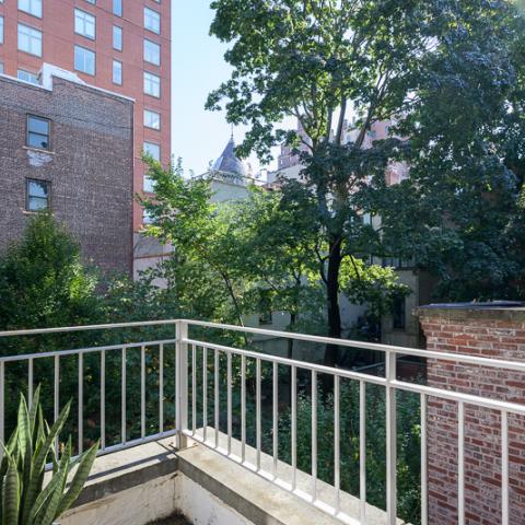 brownstone, townhouse, kitchen, light, airy, modern, bathroom, terrace, 