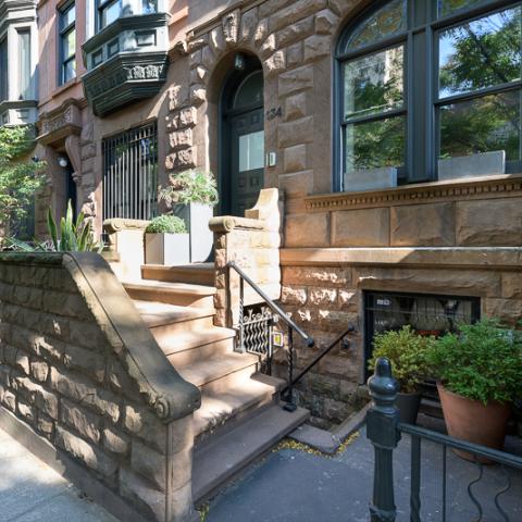 brownstone, townhouse, kitchen, light, airy, modern, bathroom, terrace, 