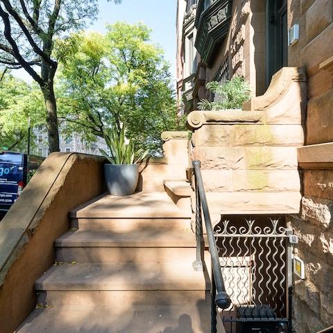 brownstone, townhouse, kitchen, light, airy, modern, bathroom, terrace, 