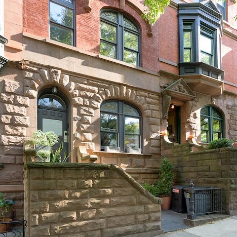 brownstone, townhouse, kitchen, light, airy, modern, bathroom, terrace, 