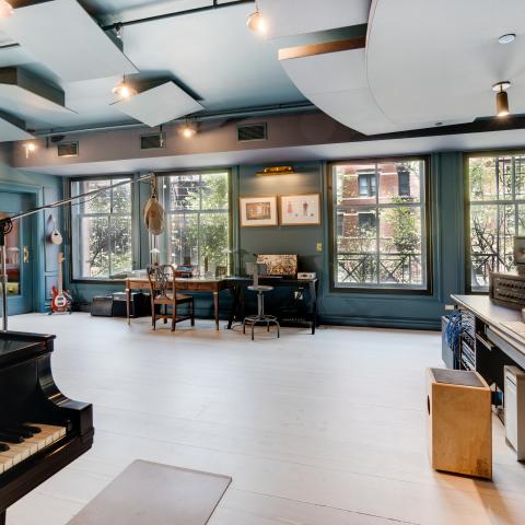 loft, upscale, piano, light, kitchen, bathroom, 