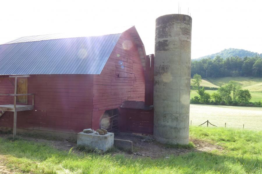 farm, farmhouse, field, water, pond, rural, stone, barn, Asheville, 