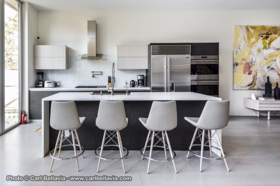 townhouse, contemporary, modern, light, white, glass, bathroom, kitchen, 