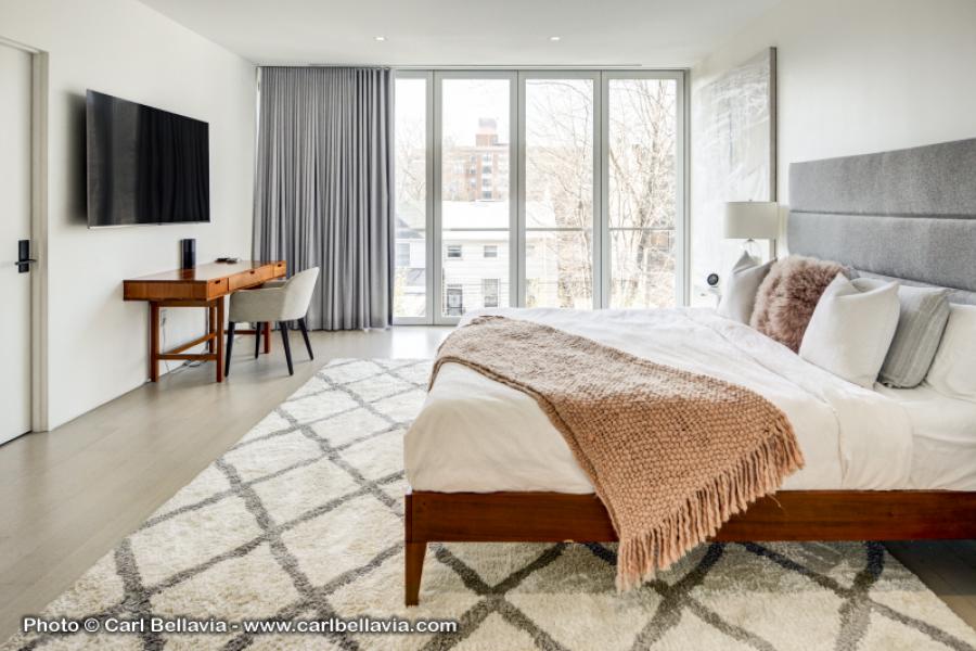 townhouse, contemporary, modern, light, white, glass, bathroom, kitchen, 