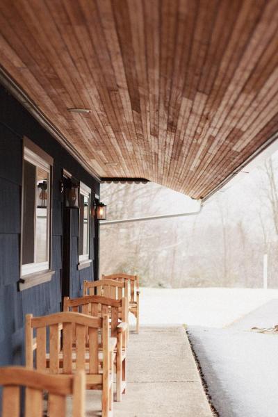 country, cabin, hotel, funky, fireplace, wooded, 