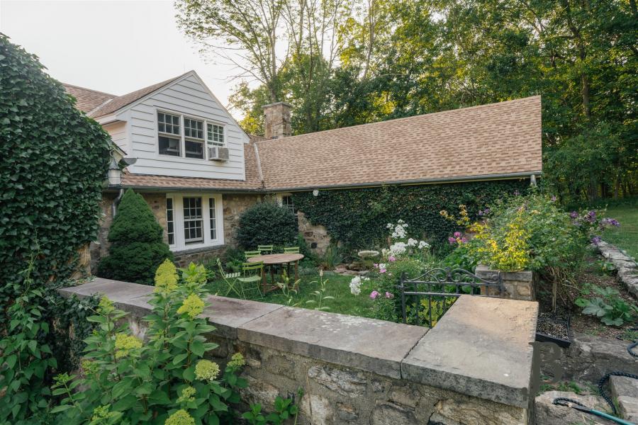 country, farm, horse, rustic, library, barn, stable, water, stone, rolling hill, greenhouse, boathouse, 