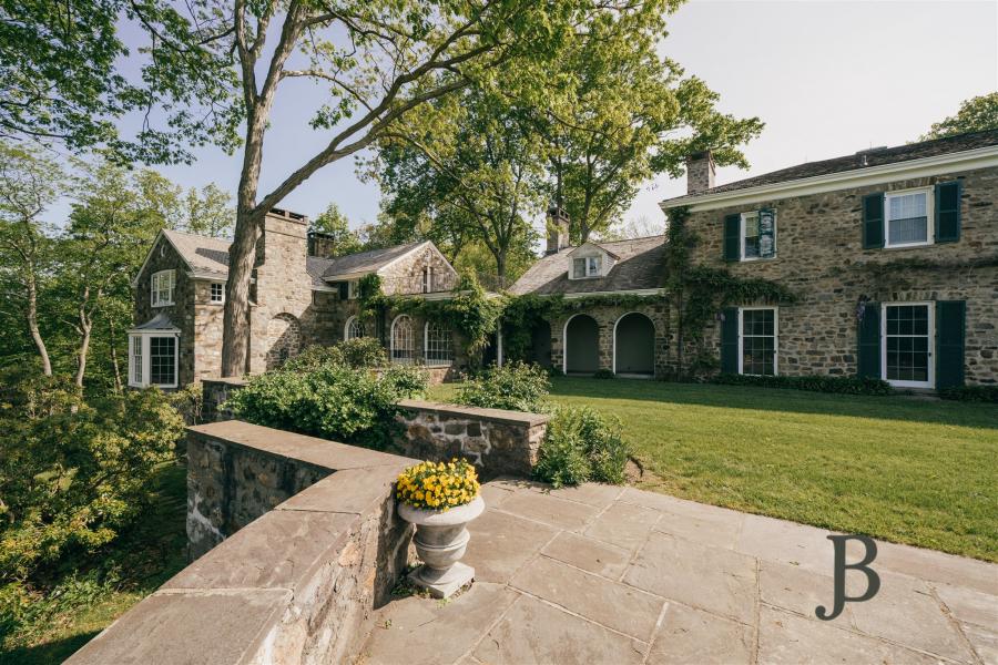 country, farm, horse, rustic, library, barn, stable, water, stone, rolling hill, greenhouse, boathouse, 