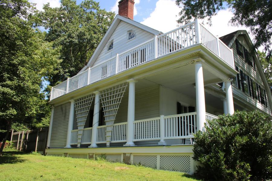 farmhouse, white, traditional, contemporary, kitchen, bathroom, pool, porch, garden, barn, 