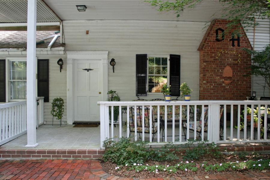 farmhouse, white, traditional, contemporary, kitchen, bathroom, pool, porch, garden, barn, 