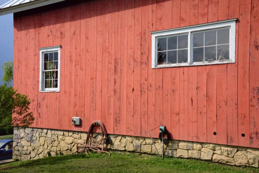 farm, farmhouse, barn, pool, field, fireplace, traditional, deck, patio, 