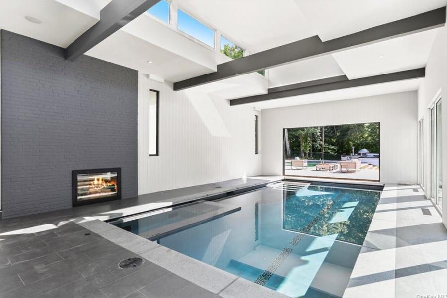 modern, light, airy, pool, kitchen, 