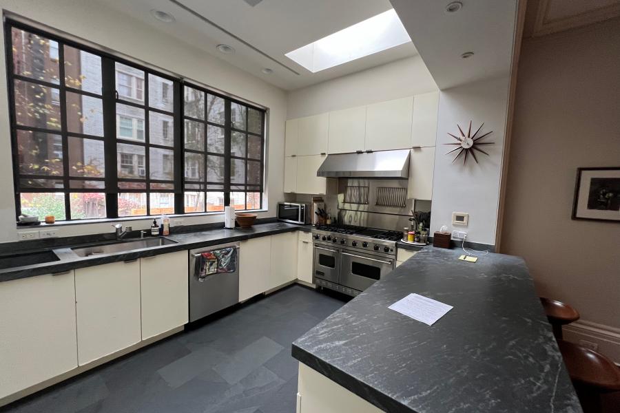 brownstone, townhouse, kitchen, garden, bathroom, staircase, 