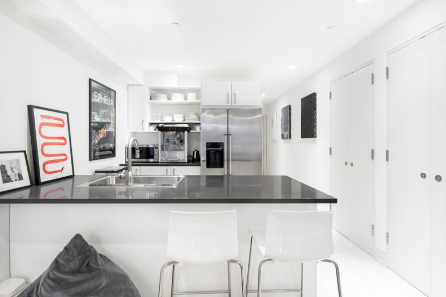 brownstone, townhouse, kitchen, light, airy, modern, bathroom, terrace, 