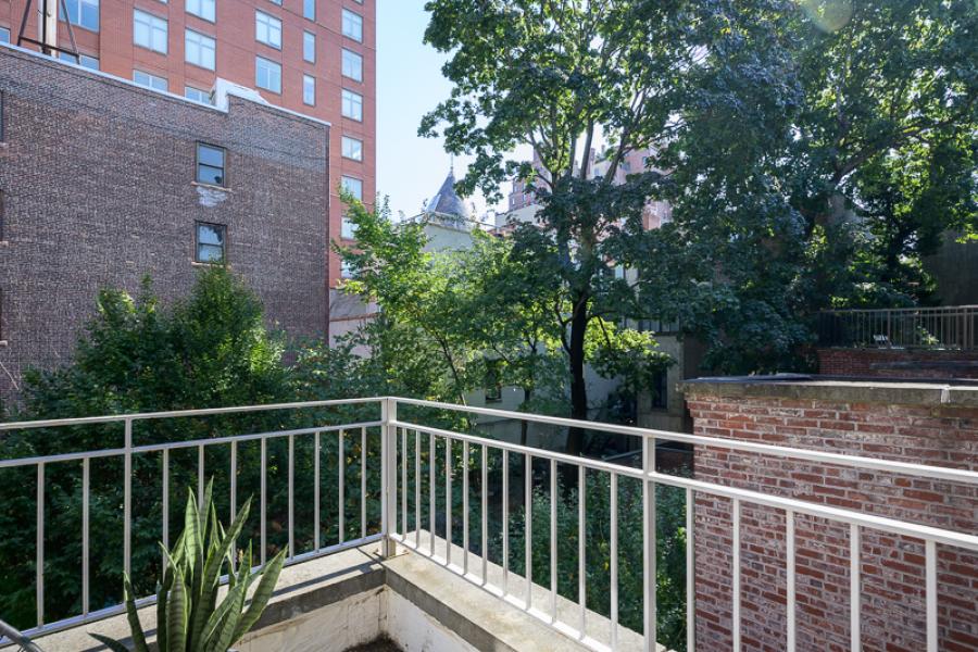 brownstone, townhouse, kitchen, light, airy, modern, bathroom, terrace, 