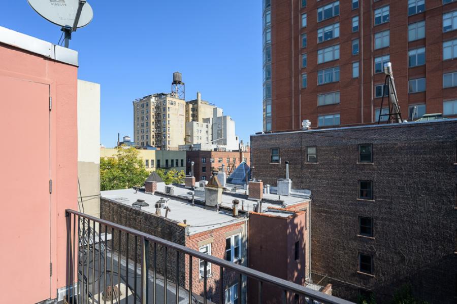 brownstone, townhouse, kitchen, light, airy, modern, bathroom, terrace, 