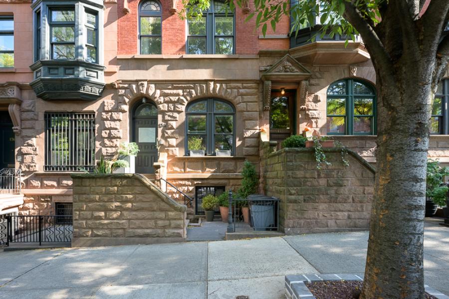 brownstone, townhouse, kitchen, light, airy, modern, bathroom, terrace, 