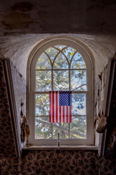 empty room, distressed, farmhouse, wallpaper, textured walls, 